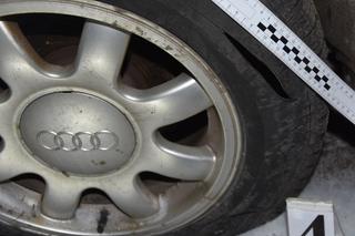 Maczetą uszkodził samochody, a później zaatakował ich właścicieli