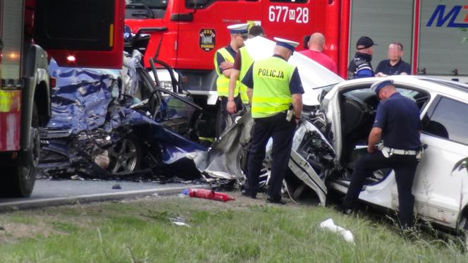 Tragiczny wypadek w Kalinowcu. Auta stanęły w ogniu po czołowym zderzeniu. Jedna osoba nie żyje