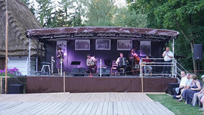 Sielanka na parkiecie w Muzeum Wsi Lubelskiej pod gołym niebem! Za nami kolejna potańcówka w rytmie miejskiego folkloru z Warszawy i Lwowa