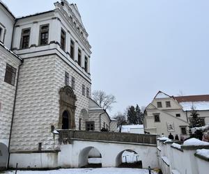 Zamek Pardubice - zdjęcia cennego zabytku Wschodnich Czech. Wnętrza, muzeum, zamek nocą