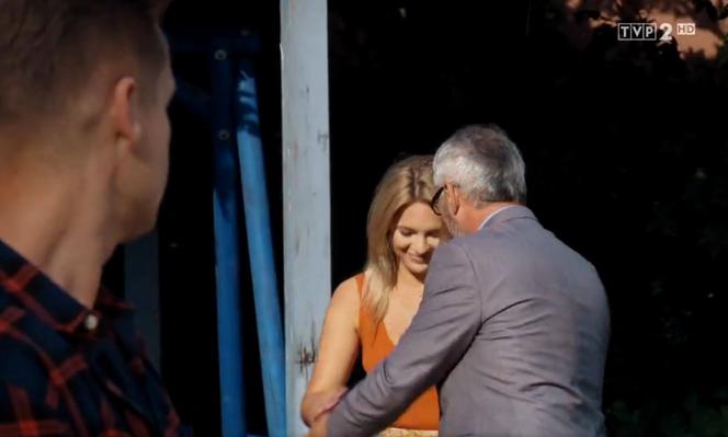 M jak miłość, odc. 1481. Adam Werner (Jacek Kopczyński), Julka (Joanna Kuberska), Paweł (Rafał Mroczek)