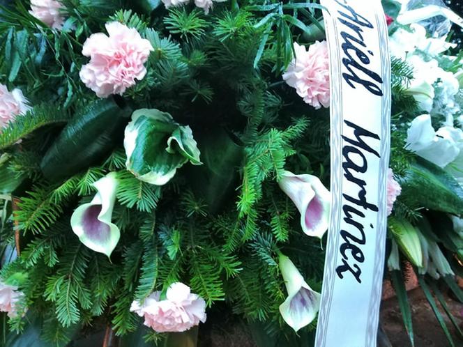 Tragedia w Salisbury. Zamordowane kobiety pochowane w Tarnowie. Grobu nie widać spod kwiatów