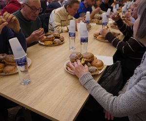 Mistrzostwa Poznania w jedzeniu pączków na czas