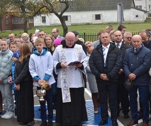 Zespół Szkolno-Przedszkolny w Hołubli oficjalnie wzbogacił się o nową i bardzo nowoczesną część budynku w środę 30 października 2024 roku.