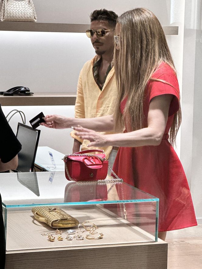 Zakupy Jennifer Lopez w Warszawie. Oto jej siatki