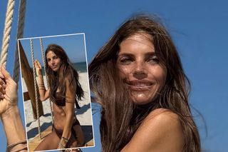 Spalona na mahoń Rosati pręży się w bikini. To na pewno polskie morze?!