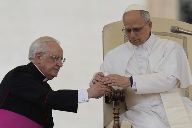 Znaczki z Papieżem.