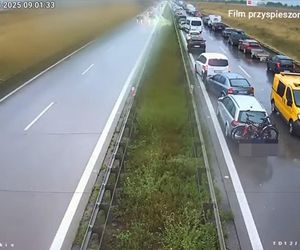 Jechali na A4 pod prąd korytarzem życia. Namierzyła ich policja.