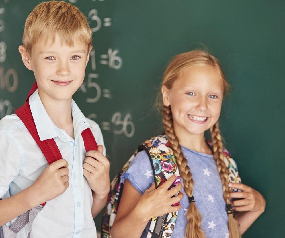 Koniec roku szkolnego 2024/2025 później niż zwykle. Wiadomo, kiedy uczniowie odbiorą świadectwa