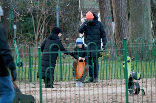 Całuśny mąż Kaczyńskiej nie dał jej wytchnienia pod jemiołą 