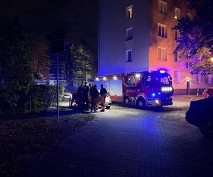 Warszawa. Zaatakował policjantów maczetą, padły strzały. Trzy osoby ranne na Mokotowie