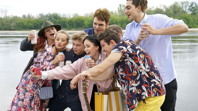 Barwy szczęścia odc. 1965. Oliwka (Wiktoria Gąsiewska), Justin (Jasper Sołtysiewicz)