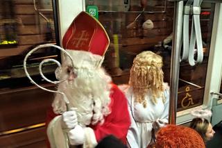 Świąteczny tramwaj wyjechał na krakowskie tory, a w nim Święty Mikołaj!