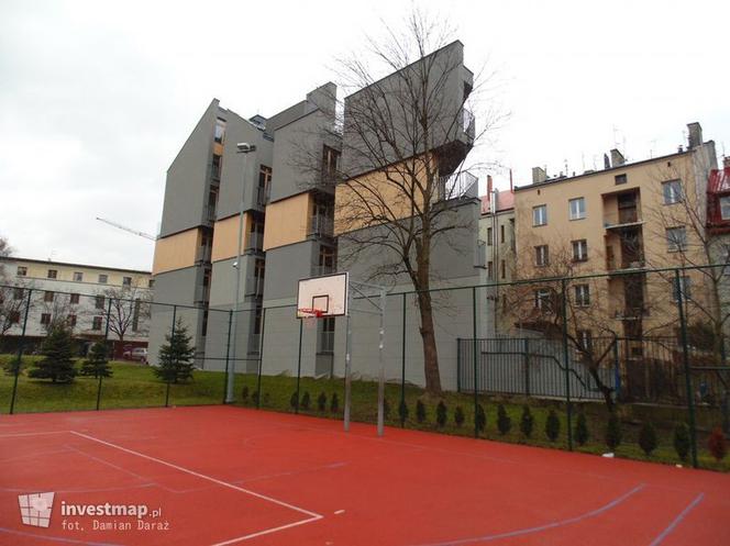 Budowanie "po krakosku", czyli przybij sobie piątkę z sąsiadem przez balkon?!