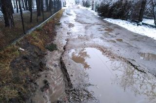 Uszkodziłeś auto przez stan drogi w Radomiu? Podpowiadamy jak dochodzic swoich praw.