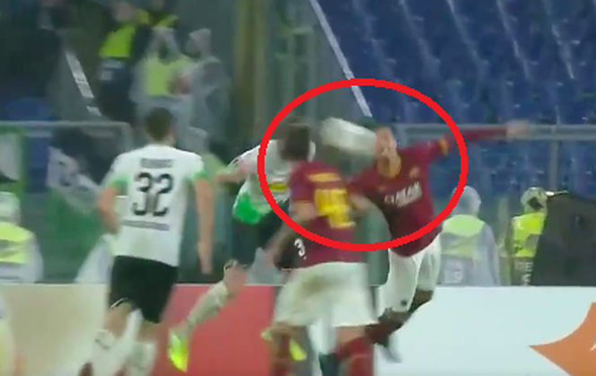 SKANDALICZNA decyzja sędziego! Podyktował rzut karny za zagranie... twarzą [WIDEO]