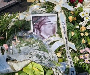Druh OSP w Gogołowie zginął tragicznie. Morze kwiatów na grobie [GALERIA]