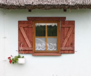 Tradycyjne ozdoby okien na elewacji zewnętrznej - czy warto je odtwarzać?