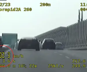 To nie hollywoodzki film! Mężczyzna gnał Corvettą 202 km/h po obwodnicy Wrocławia [FILM]