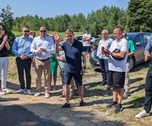 Nowa ścieżka rowerowa na Warmii i Mazurach. Biegnie po nasypie dawnej linii kolejowej