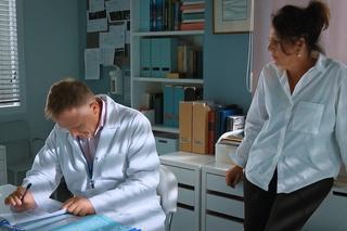 M jak miłość odc. 1698. Marysia (Małgorzata Pieńkowska), Artur Rogowski (Robert Moskwa)