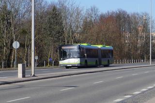 Polacy często wybierają podróże komunikacją zbiorową, ale nie chcą za nią płacić! Co dziesiąty jeździ na gapę