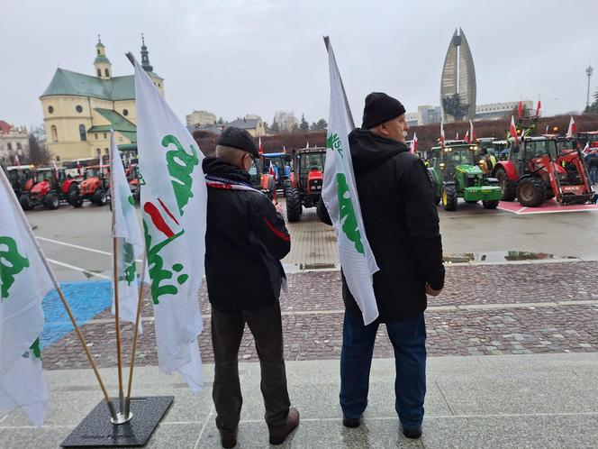 Rolnicy w Rzeszowie wyjechali na ulice. Trwa strajk generalny 