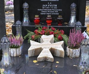 Grób rodziców Jarosława  Kaczyńskiego