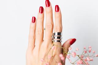 Czerwnień zostaje z nami w sezonie wiosenno-letnim