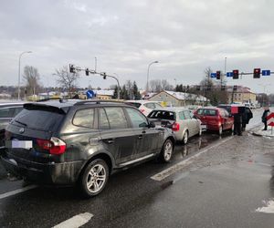 Zdała egzamin na prawo jazdy. 2 godziny później spowodowała kolizję 4 aut