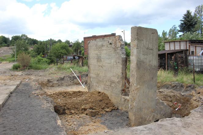 Ruda Śląska: Specjalny dźwig przeniesie żelbetowy schron z czasów II wojny światowej