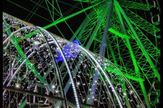 Jarmark na MTP wieczorem