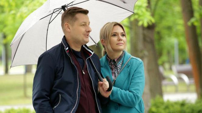 M jak miłość po wakacjach 2019 odcinek 1453. Julka (Joanna Kuberska), Paweł (Rafał Mroczek)