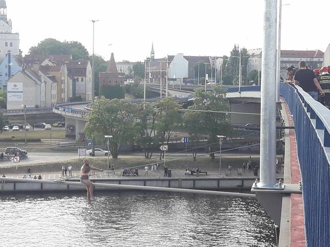Prawie nagi "kaskader" na Trasie Zamkowej