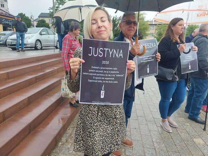 Protest pod hasłem "Ani jednej więcej" Starachowice 14.06.2023