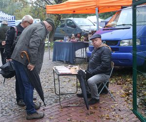 Prawdziwe perełki na Jarmarku Staroci w Bytomiu. Było z czego wybierać