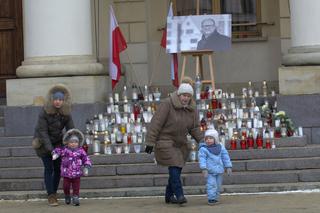 Lublin: Flaga miasta opuszczona do połowy masztu. W południe wybrzmiała „Cisza”