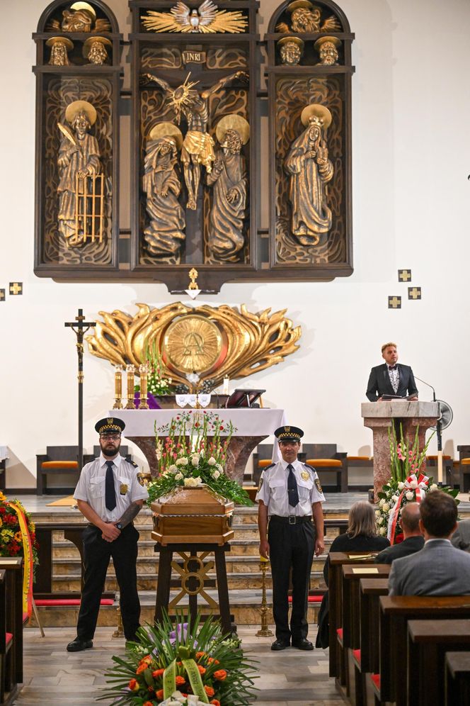 W dniu pogrzebu Joanny Kołaczkowskiej pochowano także wielką polską poetkę 