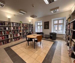 Zmiany w bibliotece wojewódzkiej w Olsztynie. Nowy wystrój przyciąga wzrok