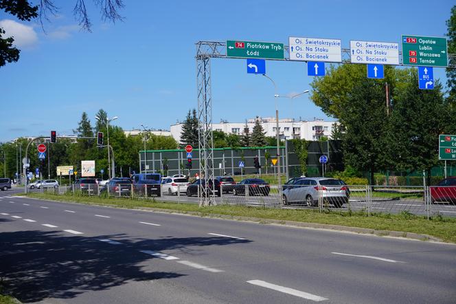 Skrzyżowanie ulicy Warszawskiej z trasą S74 w Kielcach