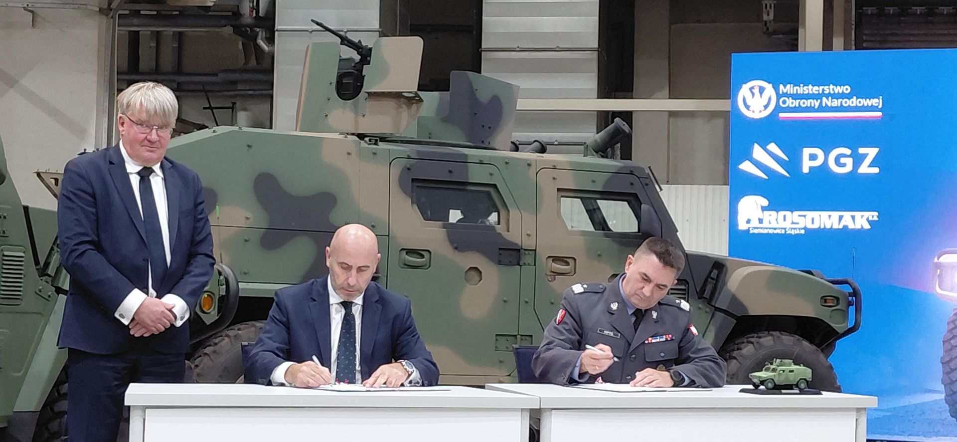 Umowa na ponad 1200 pojazdów Legwan 4x4. Kolejne wersje następcy Honkera