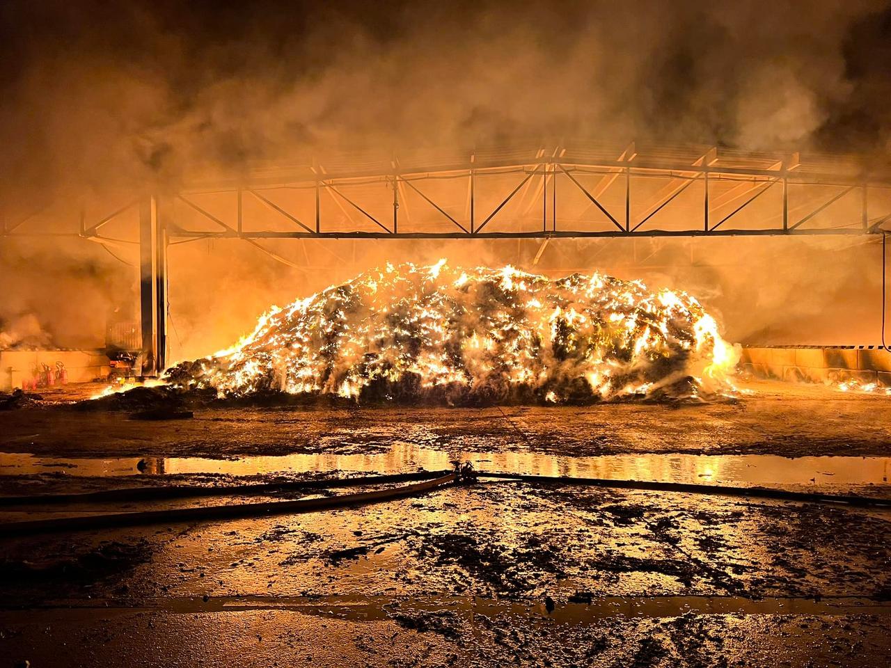 Pożar składowiska odpadów w Promniku! Przerażający widok! Zamykajcie okna