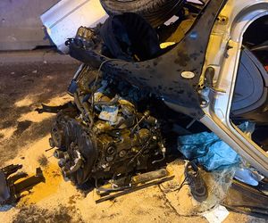 Groźny wypadek w Gdańsku. Dachowanie auta na ul. Sucharskiego