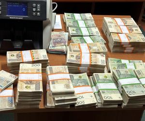 Małżeństwo sutenerów i milion w gotówce. Zatrzymanie w Warszawie