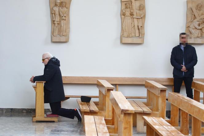 Wałęsa przed kościołem wsparł WOŚP