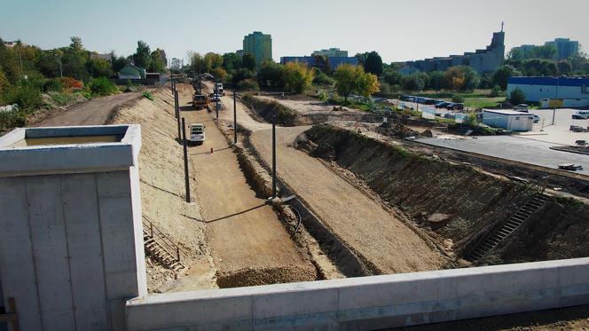 Budowa nowej linii tramwajowej w Sosnowcu wkracza w kolejny etap. Od dziś zmiany w ruchu na ulicy Braci Mieroszewskich 