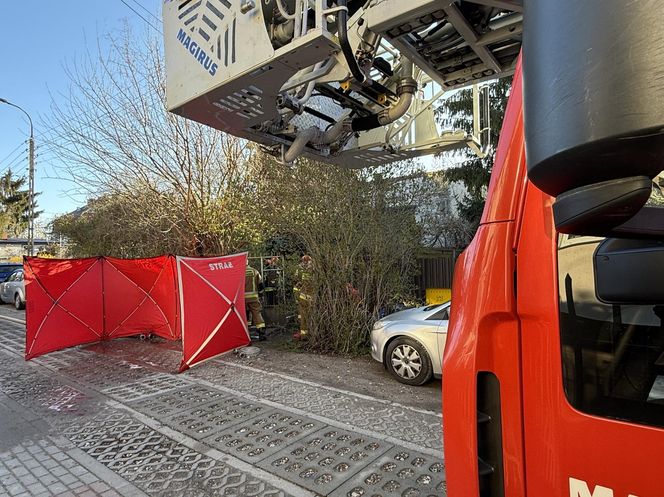 Tragiczny pożar w domu na Targówku. Nie żyje kobieta 