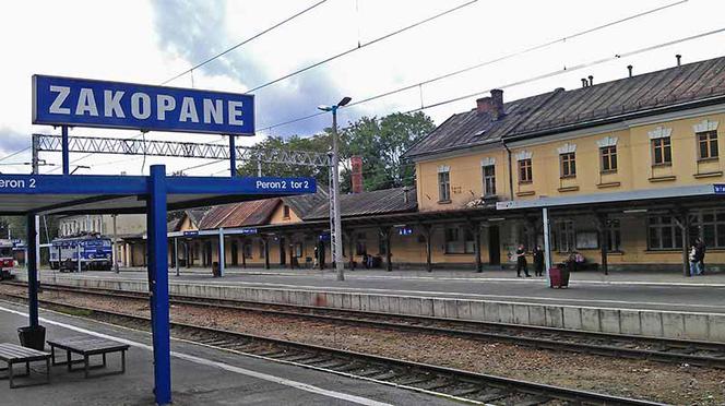 Poczekalnia na zakopiańskim dworcu kolejowym jest nieczynna w nocy? 