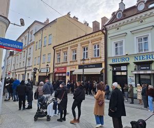 Rzeszowianie tłumnie ruszyli po pączki w Tłusty Czwartek 