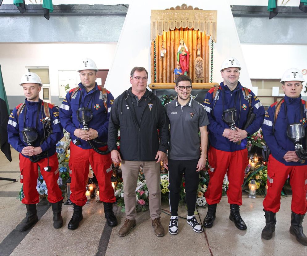 Górnik zawsze blisko górników